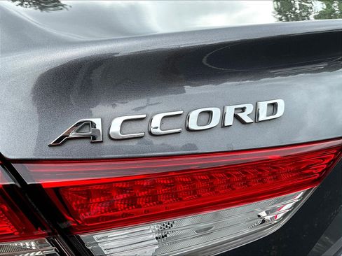 Used 2018 Honda Accord EX-L image 24