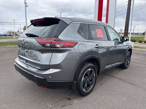 Certified 2024 Nissan Rogue SV w/ SV Premium Package AWD/4WD image 5