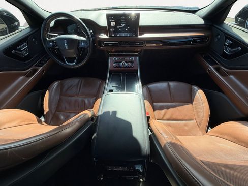 Used 2022 Lincoln Aviator Reserve w/ Elements Package Plus RWD image 2