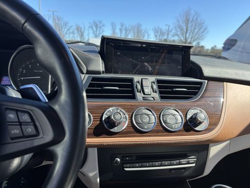 Used 2016 BMW Z4 sDrive28i image 18