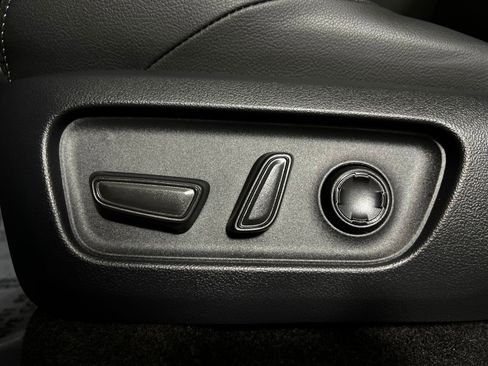 Certified 2025 Toyota 4Runner Limited image 14