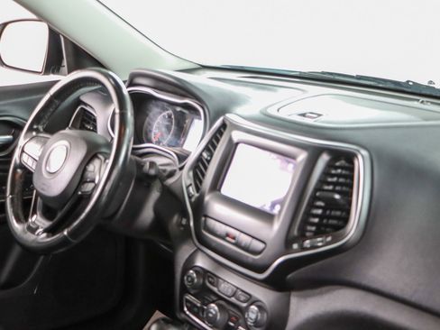 Used 2021 Jeep Cherokee Latitude Plus image 25