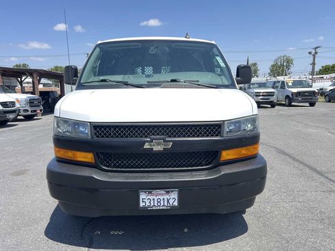 Used 2018 Chevrolet Express 2500 w/ Driver Convenience Package RWD image 8