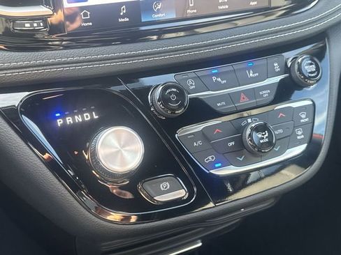 New 2026 Chrysler Pacifica Select image 23