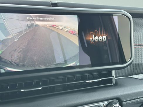 Used 2024 Jeep Wrangler Unlimited Rubicon image 15