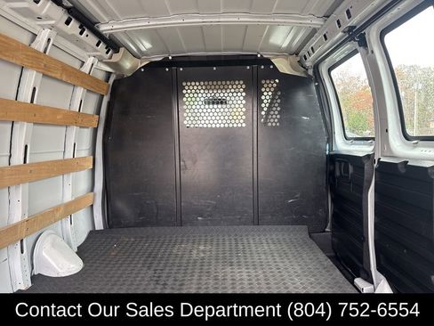 Used 2022 GMC Savana 2500 w/ Driver Convenience Package image 16