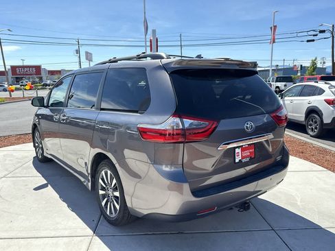 Used 2020 Toyota Sienna Limited Premium w/ Carpet Mat Package AWD/4WD image 5