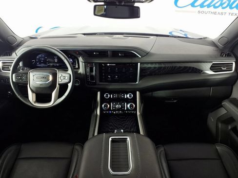 Used 2024 GMC Yukon Denali RWD image 9
