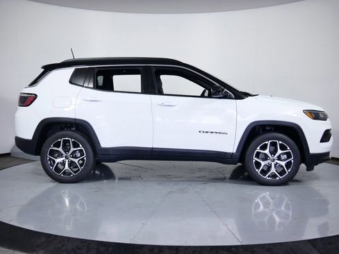 New 2025 Jeep Compass Limited image 8