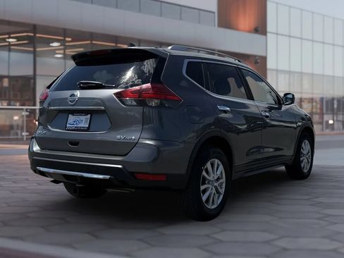 Used 2017 Nissan Rogue SV AWD/4WD image 9