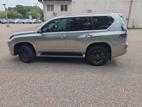 Used 2021 Lexus GX 460 Premium w/ Premium Package AWD/4WD image 4