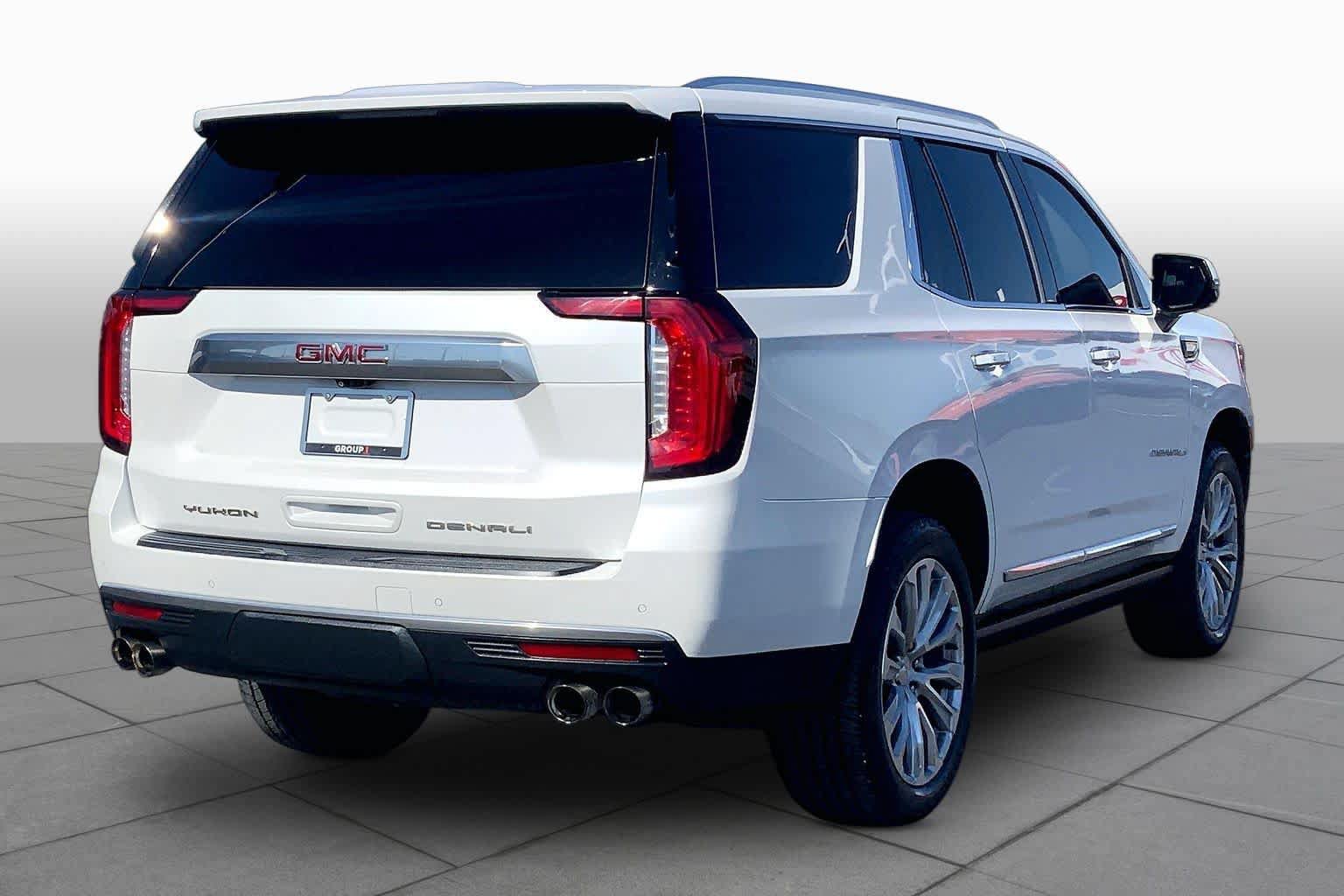 Used 2021 GMC Yukon Denali w/ Denali Ultimate Package AWD/4WD image 13