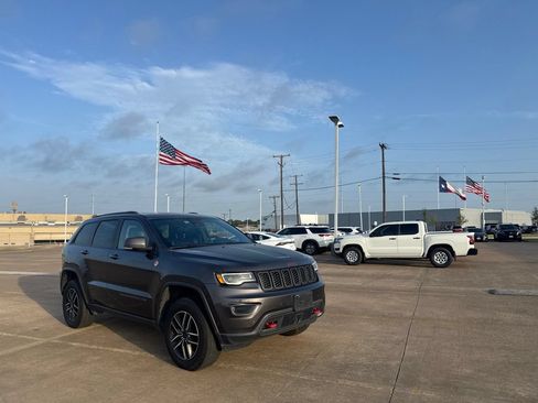 Used 2021 Jeep Grand Cherokee Trailhawk w/ Trailhawk Luxury Group AWD/4WD image 1