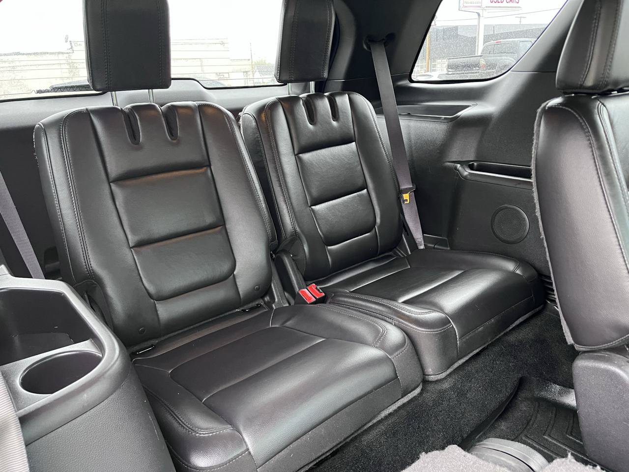 Used 2015 Ford Explorer XLT w/ Equipment Group 202B AWD/4WD image 18