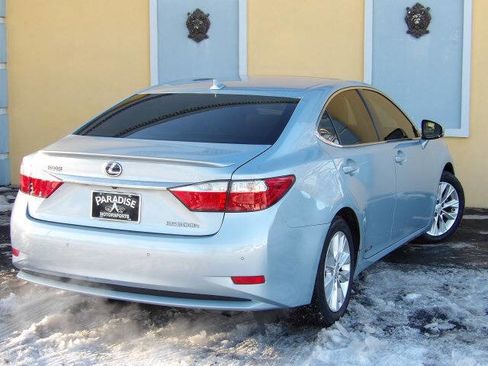 Used 2013 Lexus ES 300h image 2