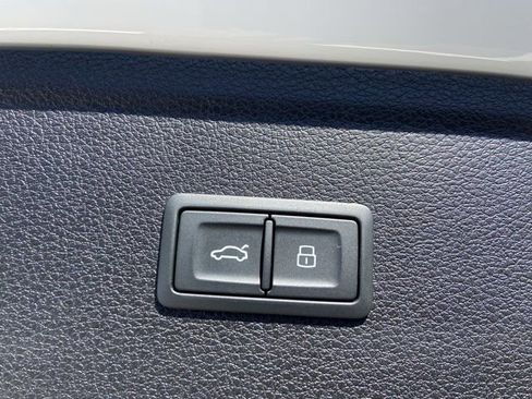 Used 2023 Audi Q5 2.0T Premium w/ Convenience Package image 29