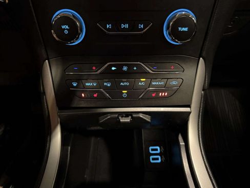 Used 2019 Ford Edge SEL w/ Equipment Group 201A AWD/4WD image 32