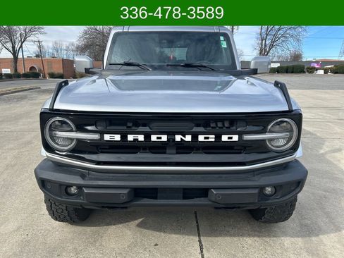 Used 2022 Ford Bronco Outer Banks image 8