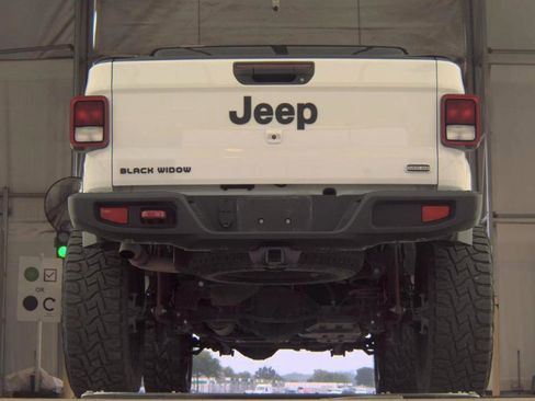 Used 2021 Jeep Gladiator Overland w/ Popular Equipment Package AWD/4WD image 7
