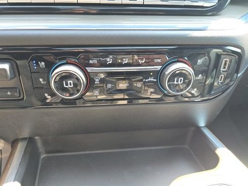 Used 2022 Chevrolet Silverado 1500 High Country w/ High Country Premium Package AWD/4WD image 24