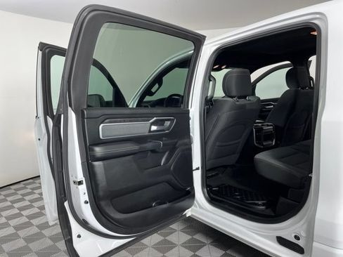 Used 2022 RAM 1500 Big Horn AWD/4WD image 46