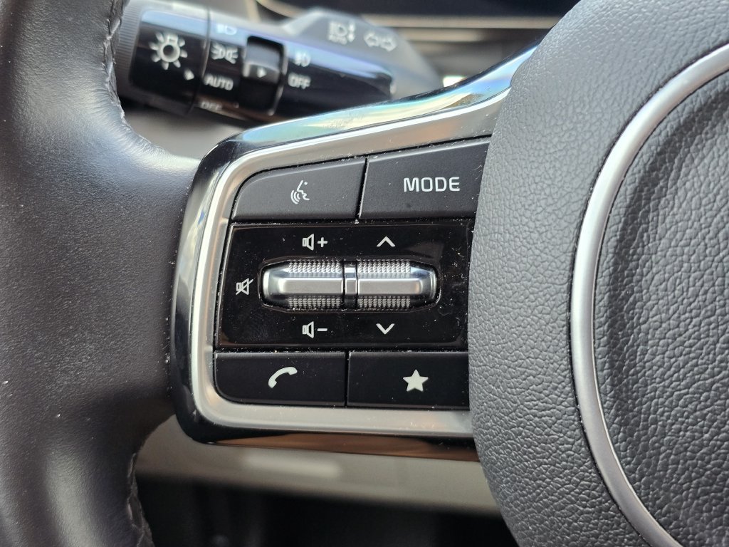 Certified 2024 Kia Carnival SX FWD image 35