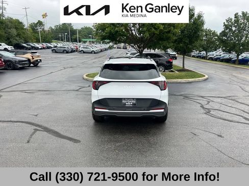 Certified 2026 Kia Sportage EX w/ EX Panorama Roof Package FWD image 13