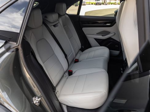 Certified 2025 Porsche Macan 4 Electric AWD/4WD image 37