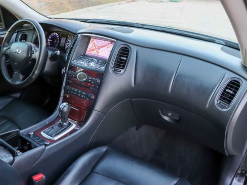 Used 2017 INFINITI QX50 2WD w/ Premium Plus Package image 23