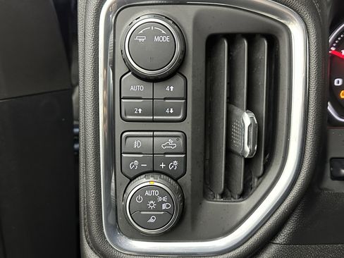 Used 2021 Chevrolet Silverado 3500 High Country image 23