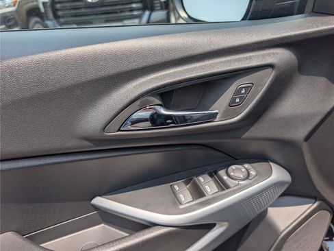 New 2026 Chevrolet Trax LS w/ LS Convenience Package FWD image 14