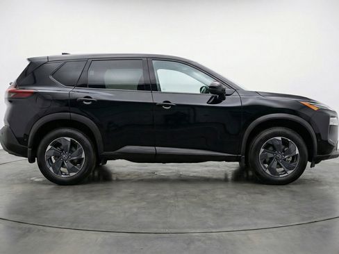 Used 2025 Nissan Rogue SV image 11