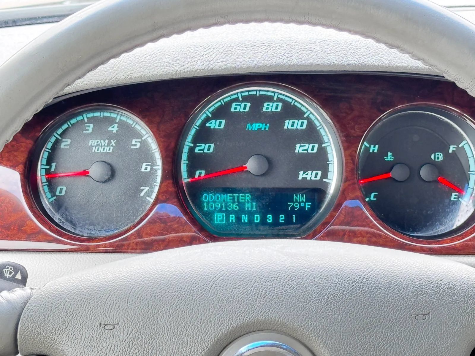 Used 2011 Buick Lucerne CXL FWD image 3