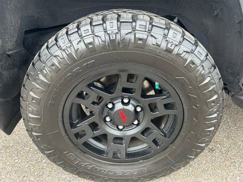 Used 2024 Toyota 4Runner TRD Off-Road Premium w/ Moonroof Package AWD/4WD image 12