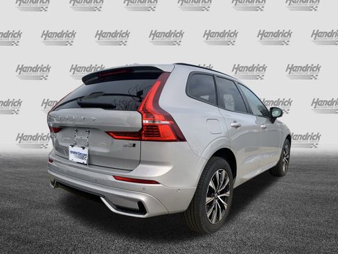 Used 2025 Volvo XC60 B5 Plus image 10