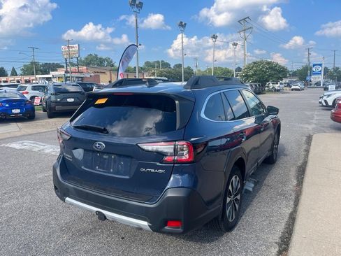 Certified 2024 Subaru Outback Limited AWD/4WD image 4