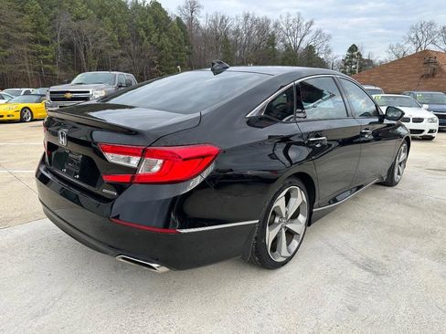 Used 2018 Honda Accord Touring image 17
