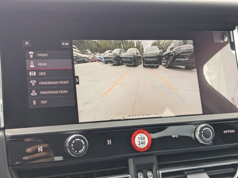 New 2026 Porsche Macan image 18