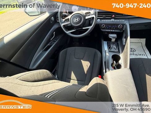 Used 2024 Hyundai Elantra SEL FWD image 12