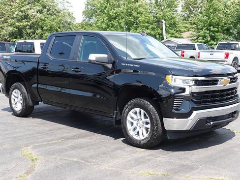 Used 2022 Chevrolet Silverado 1500 LT AWD/4WD image 4