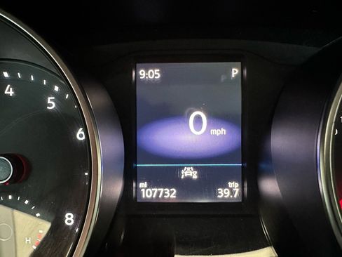 Used 2020 Volkswagen Tiguan SE image 32