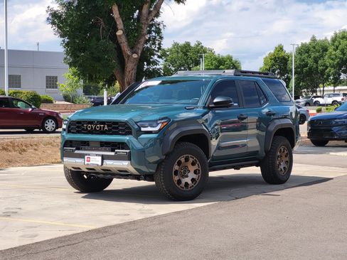 Certified 2025 Toyota 4Runner Trailhunter AWD/4WD image 2