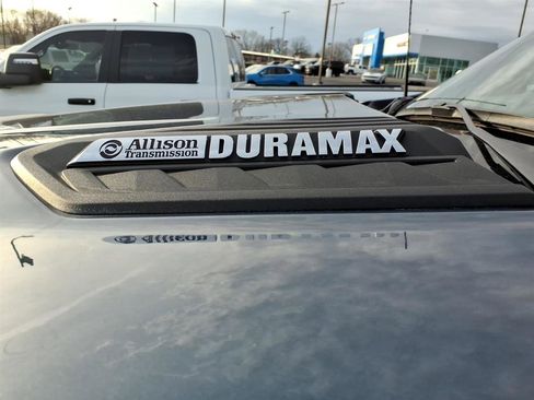 Used 2025 Chevrolet Silverado 2500 Custom w/ Custom Value Package image 8