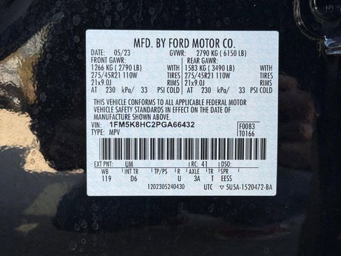 Used 2023 Ford Explorer Platinum w/ Technology Package AWD/4WD image 29