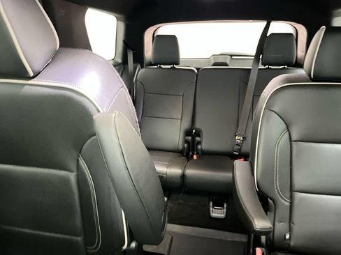 Used 2022 Chevrolet Traverse Premier w/ Redline Edition AWD/4WD image 26
