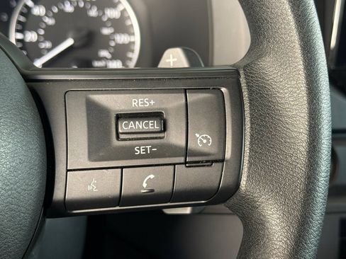 Used 2025 Nissan Pathfinder S FWD image 29