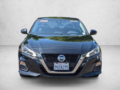 Used 2020 Nissan Altima 2.5 SR FWD image 2
