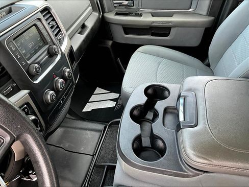 Used 2020 RAM 1500 Classic SLT AWD/4WD image 16