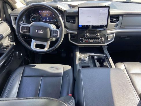 Used 2023 Ford Expedition XLT image 13