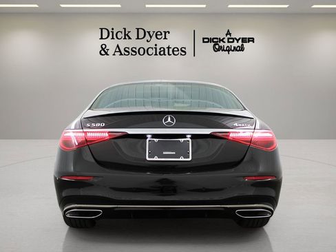 Used 2025 Mercedes-Benz S 580 4MATIC Sedan image 3